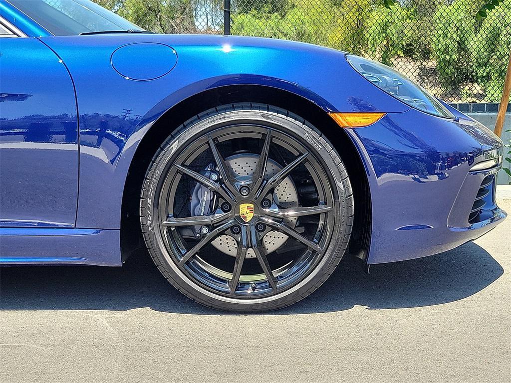 new 2025 Porsche 718 Boxster car