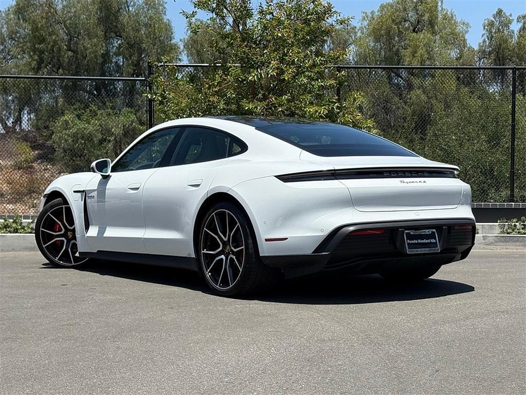 new 2025 Porsche Taycan car