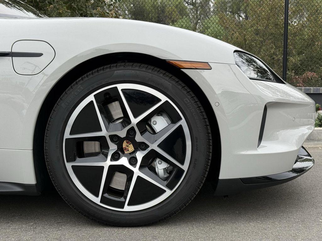 new 2025 Porsche Taycan car