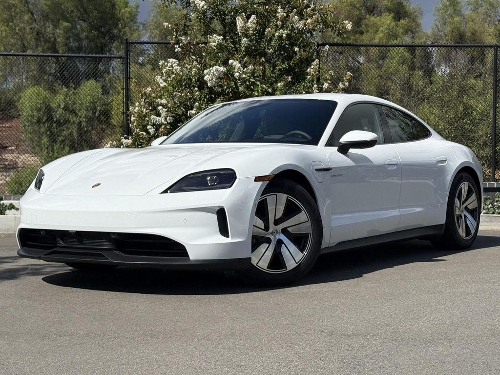 new 2025 Porsche Taycan car