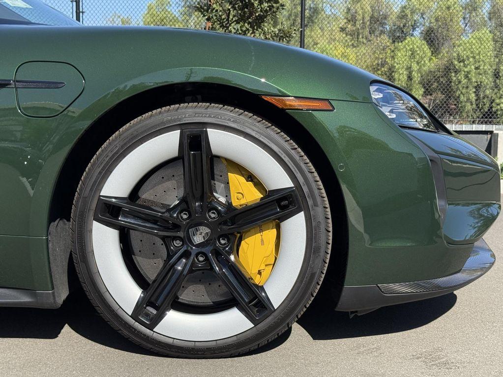 new 2025 Porsche Taycan car