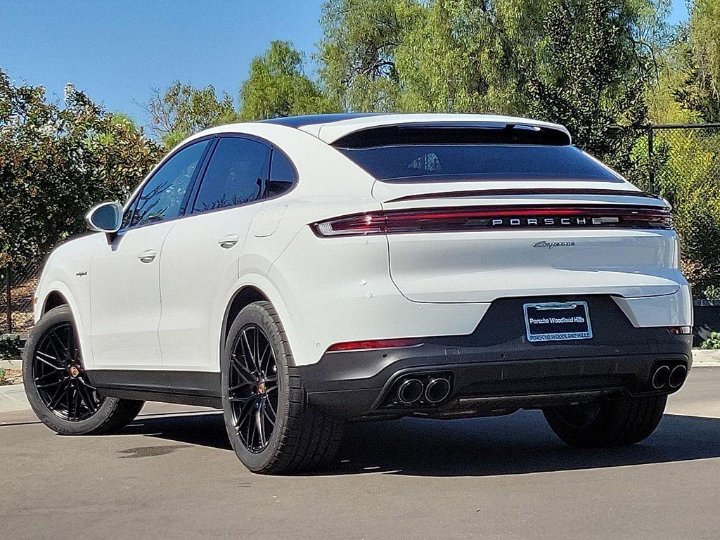 new 2025 Porsche Cayenne car