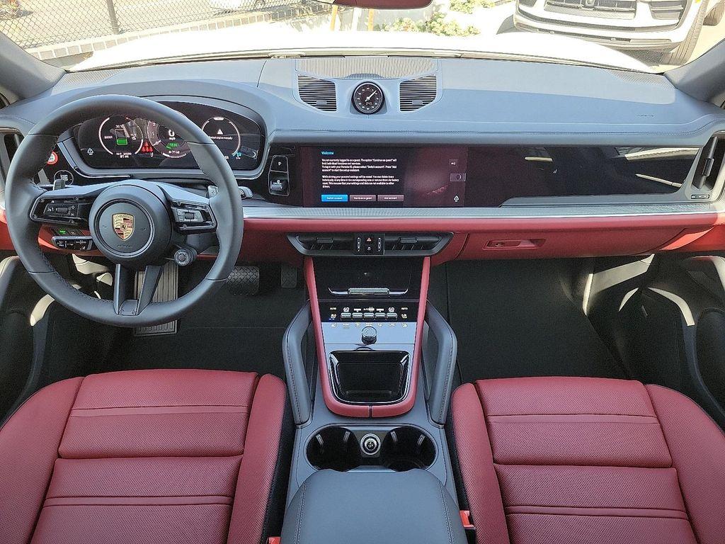 new 2025 Porsche Cayenne car