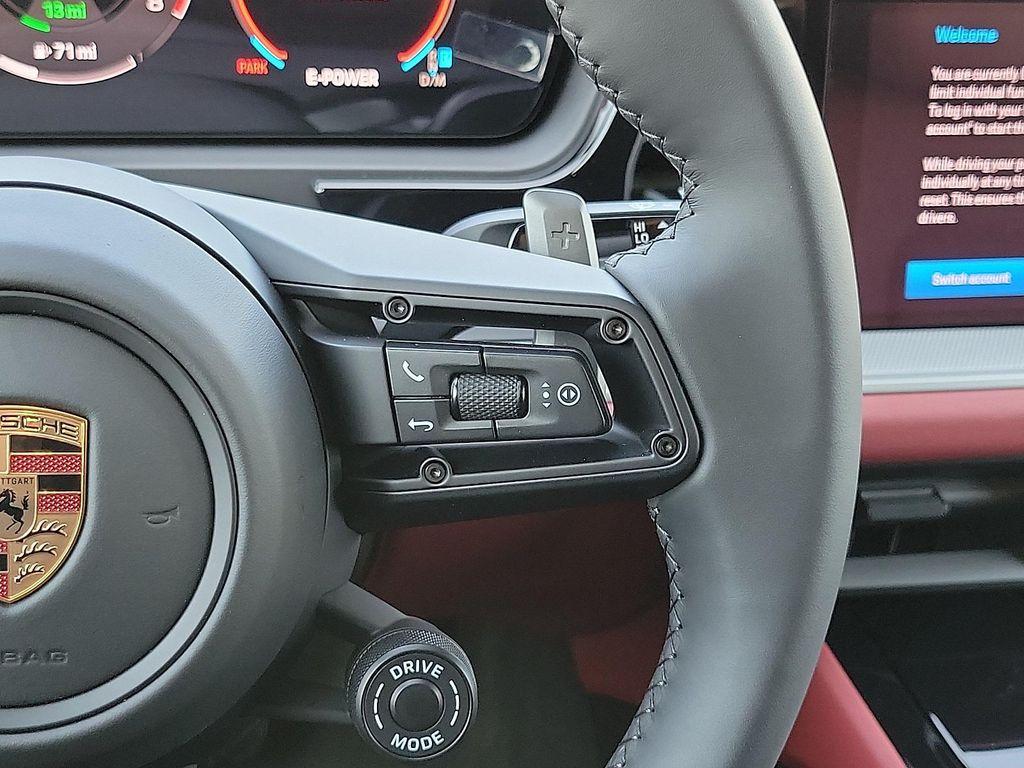 new 2025 Porsche Cayenne car