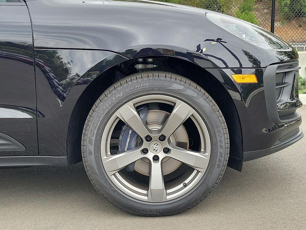 new 2025 Porsche Macan car