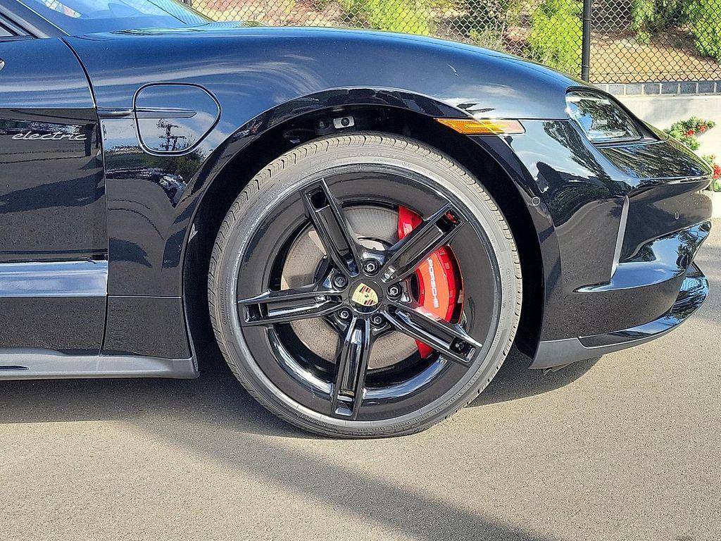 new 2026 Porsche Taycan car