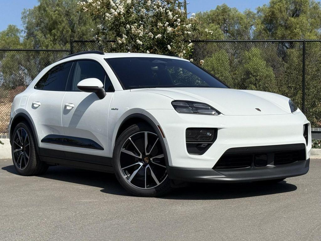 new 2025 Porsche Macan car
