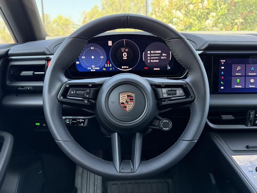 new 2025 Porsche Macan car