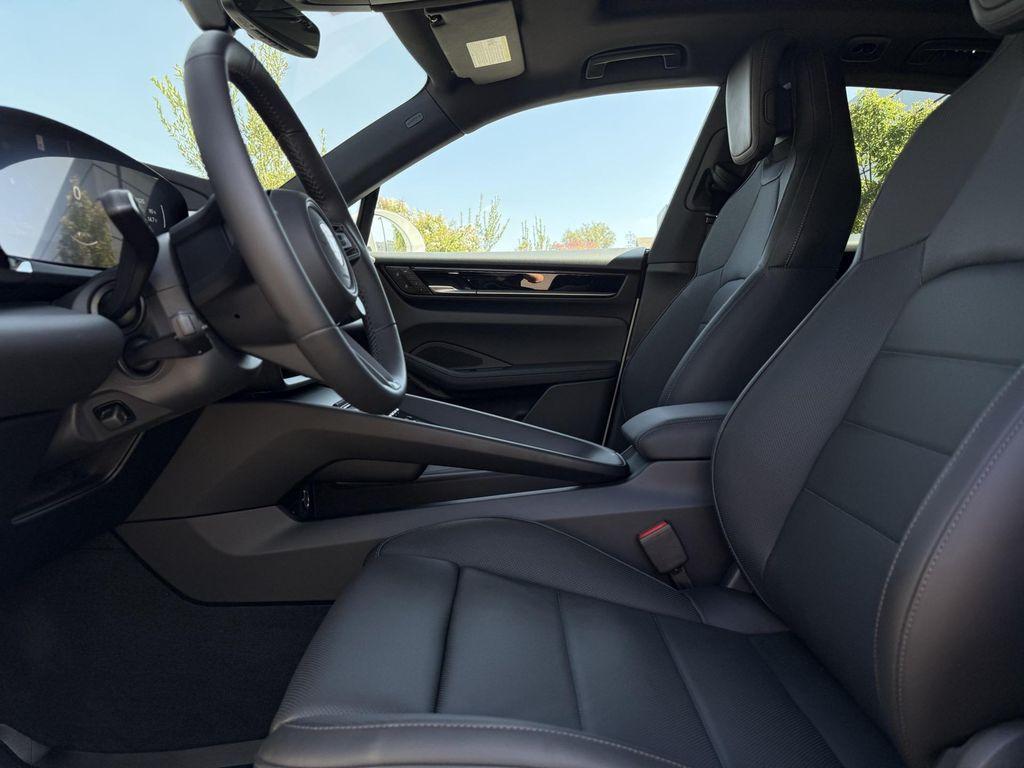 new 2025 Porsche Macan car