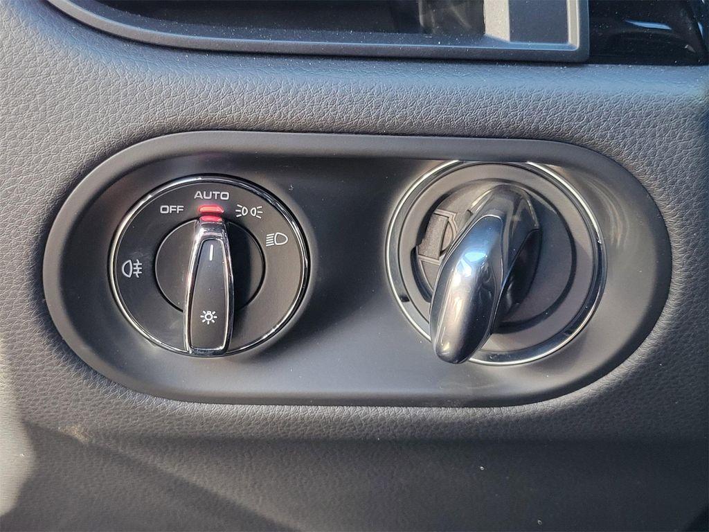 new 2025 Porsche Macan car, priced at $89,225