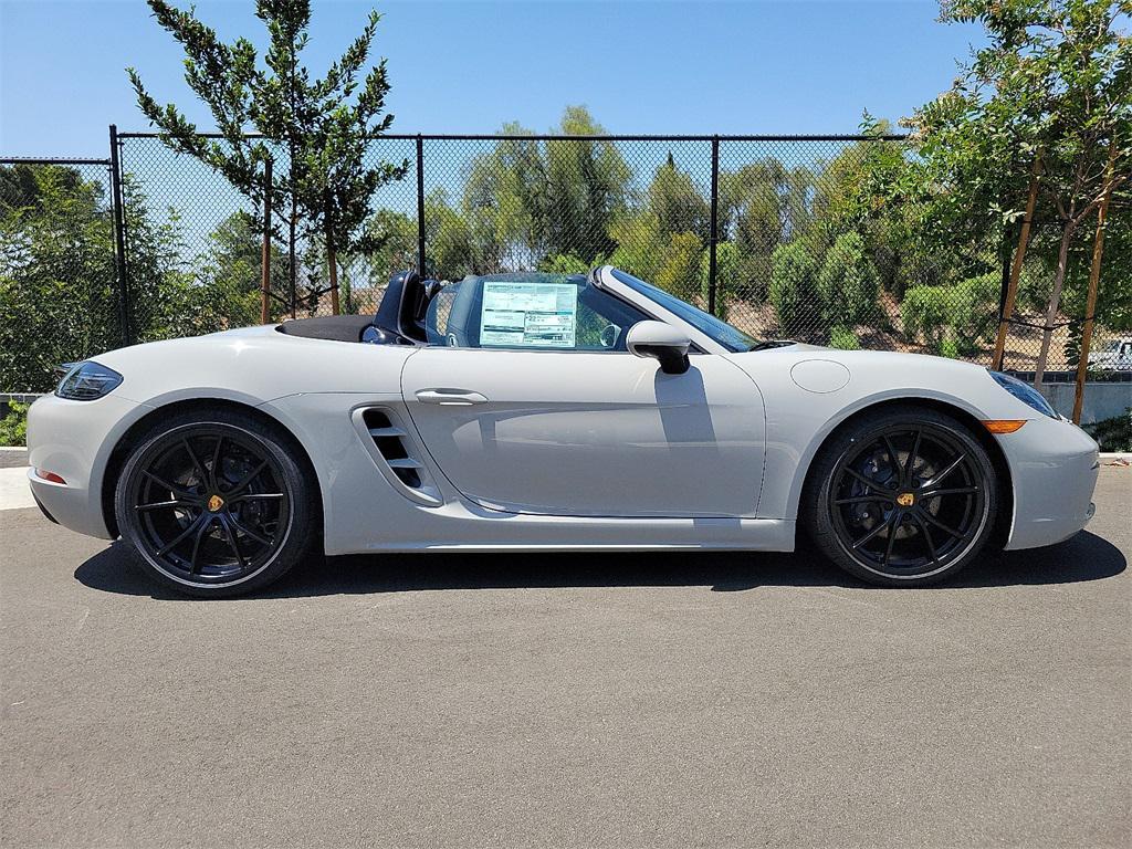 new 2025 Porsche 718 Boxster car