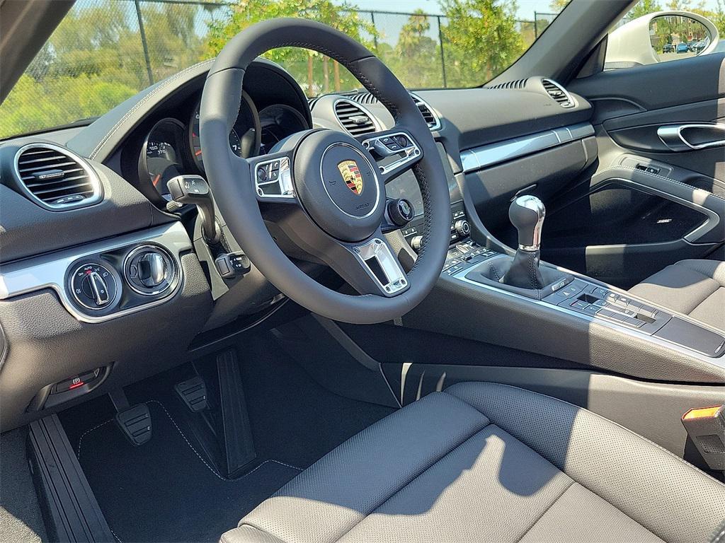 new 2025 Porsche 718 Boxster car