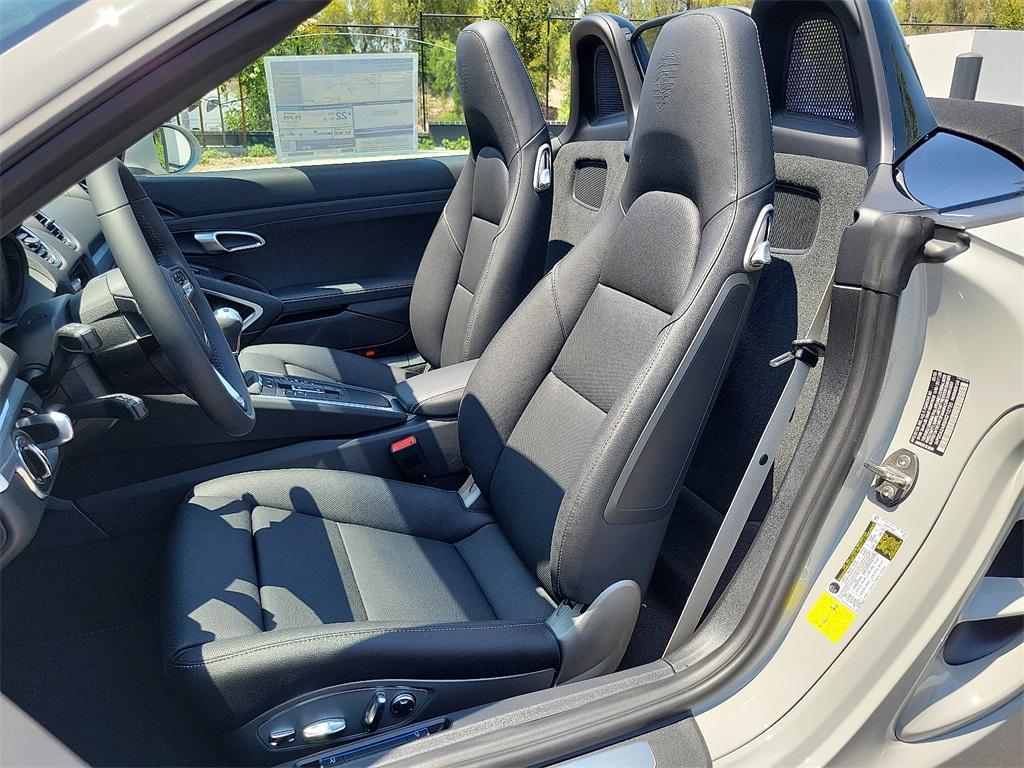 new 2025 Porsche 718 Boxster car