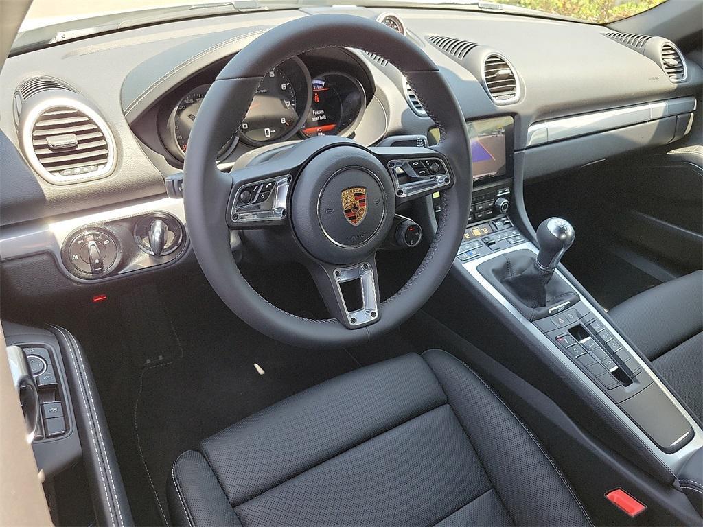 new 2025 Porsche 718 Boxster car