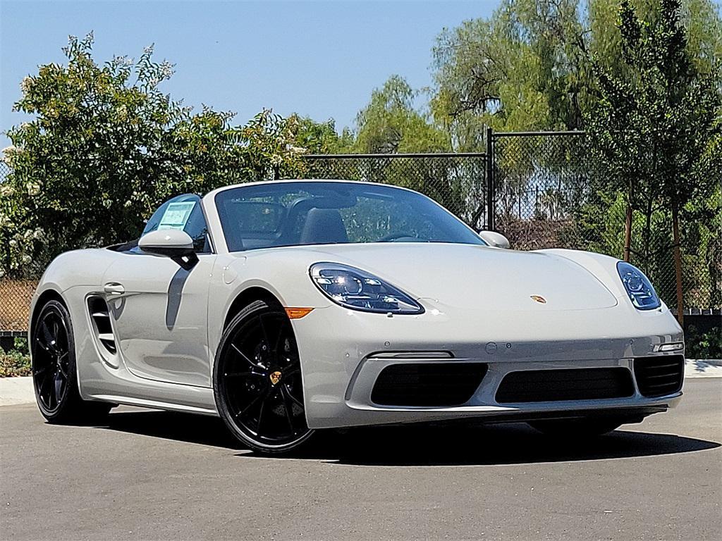 new 2025 Porsche 718 Boxster car