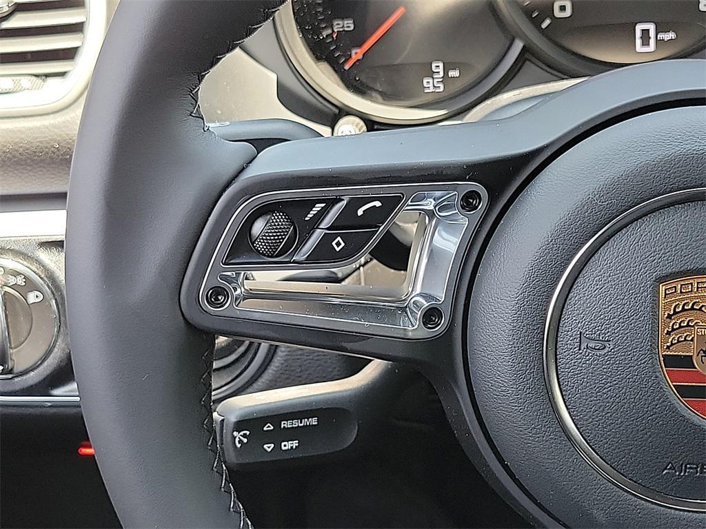 new 2025 Porsche 718 Boxster car