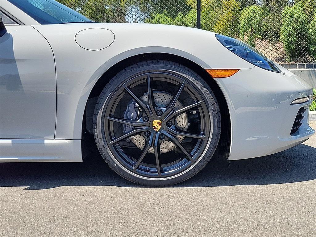 new 2025 Porsche 718 Boxster car