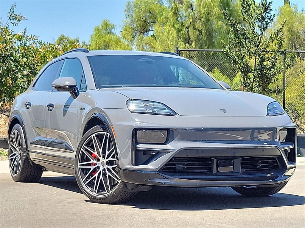 new 2025 Porsche Macan car