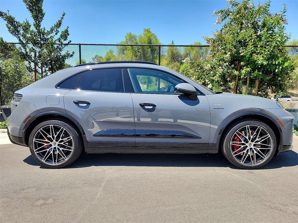 new 2025 Porsche Macan car