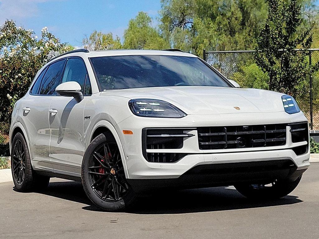 new 2025 Porsche Cayenne car