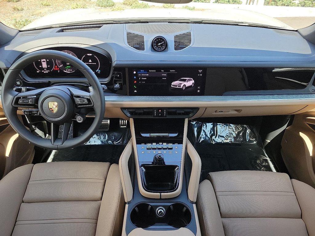 new 2025 Porsche Cayenne car