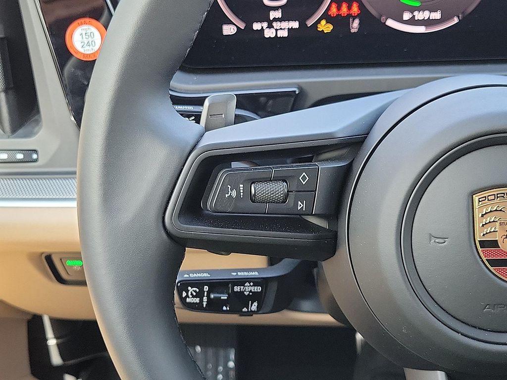 new 2025 Porsche Cayenne car