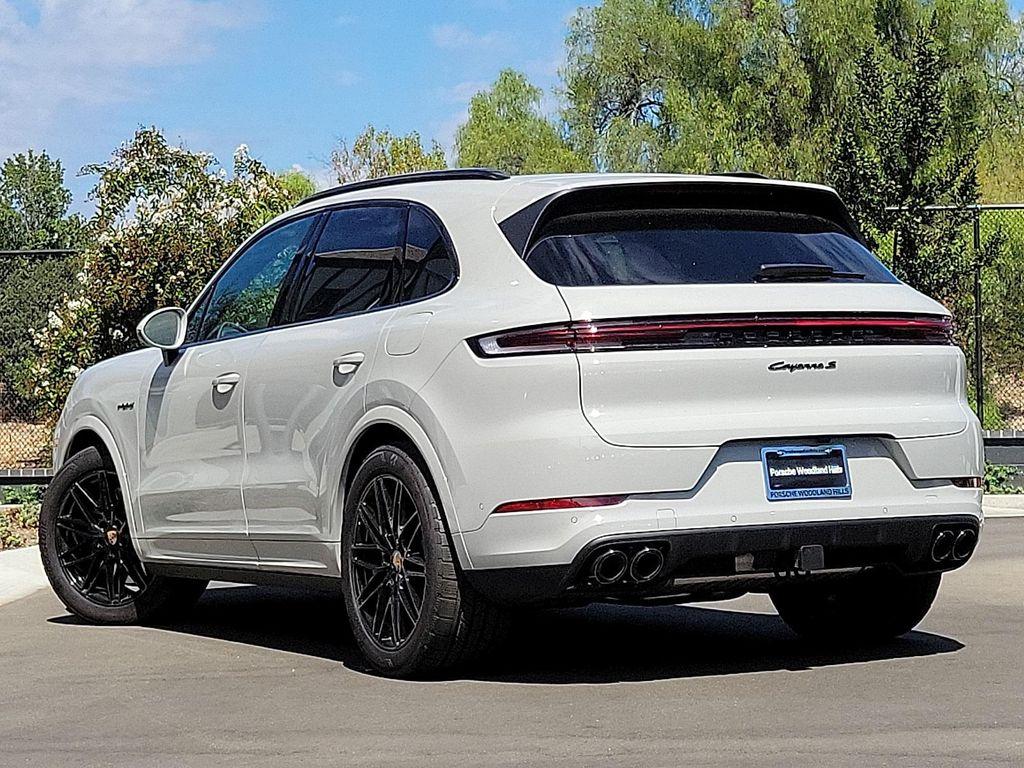 new 2025 Porsche Cayenne car