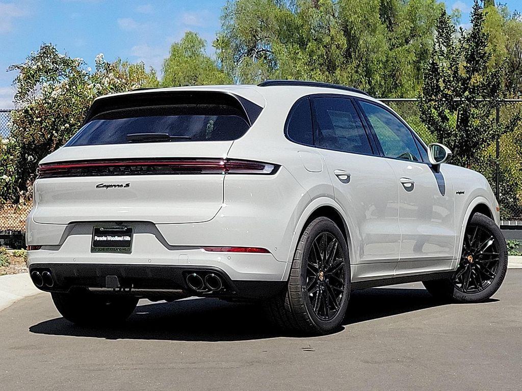 new 2025 Porsche Cayenne car