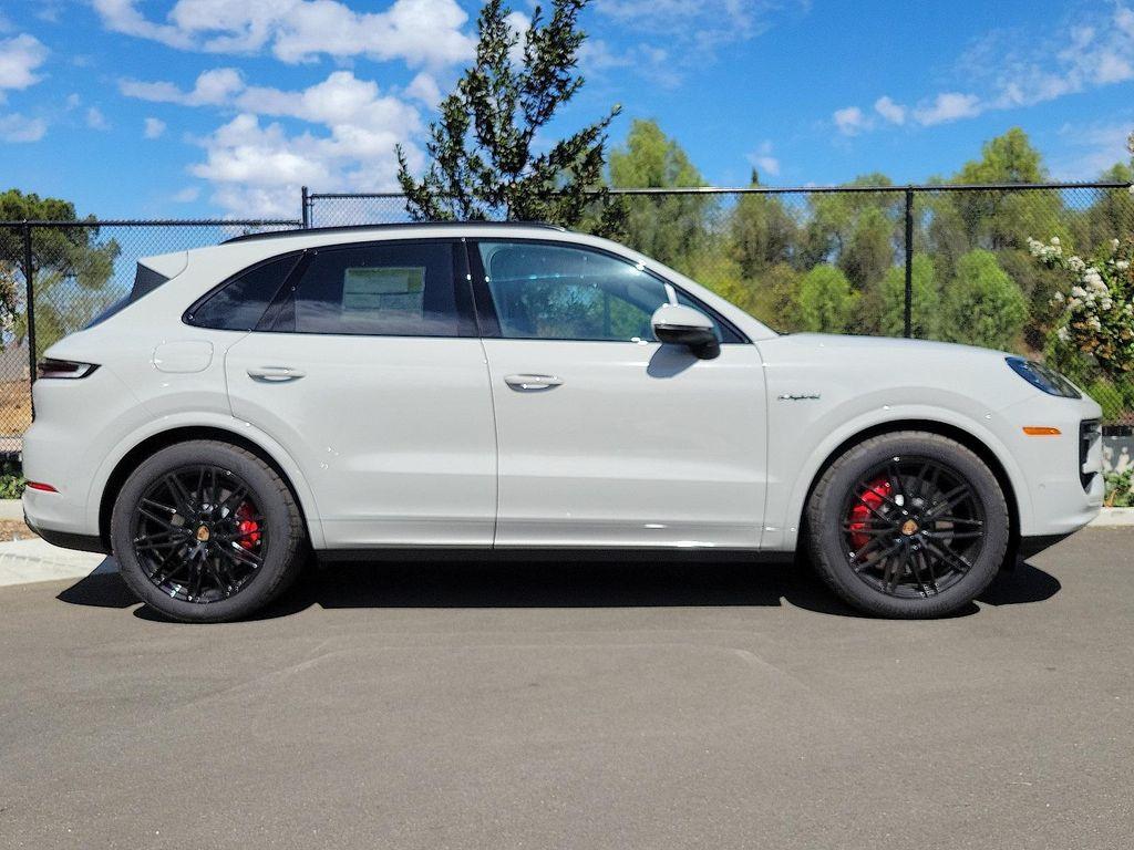 new 2025 Porsche Cayenne car
