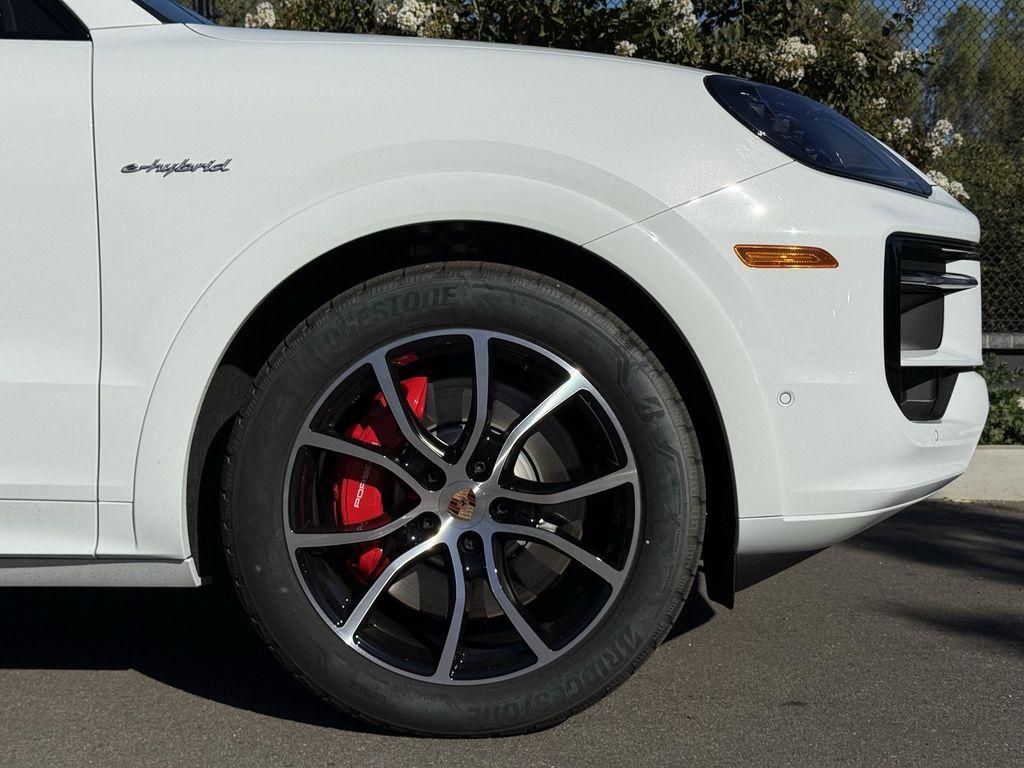 new 2026 Porsche Cayenne car