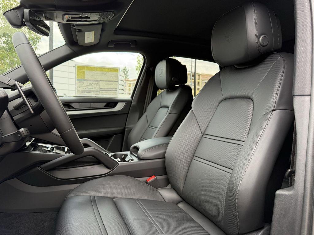 new 2025 Porsche Cayenne car