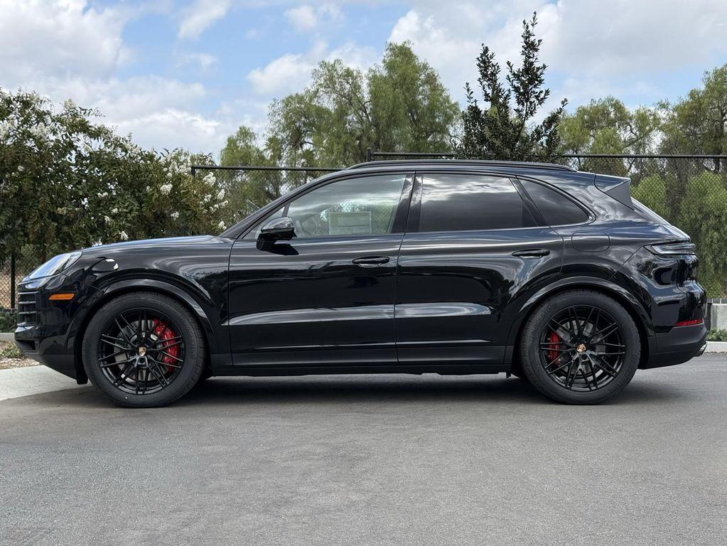 new 2025 Porsche Cayenne car