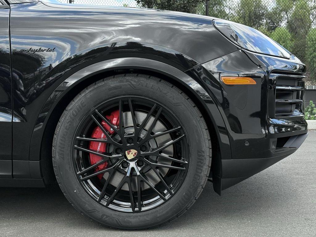 new 2025 Porsche Cayenne car