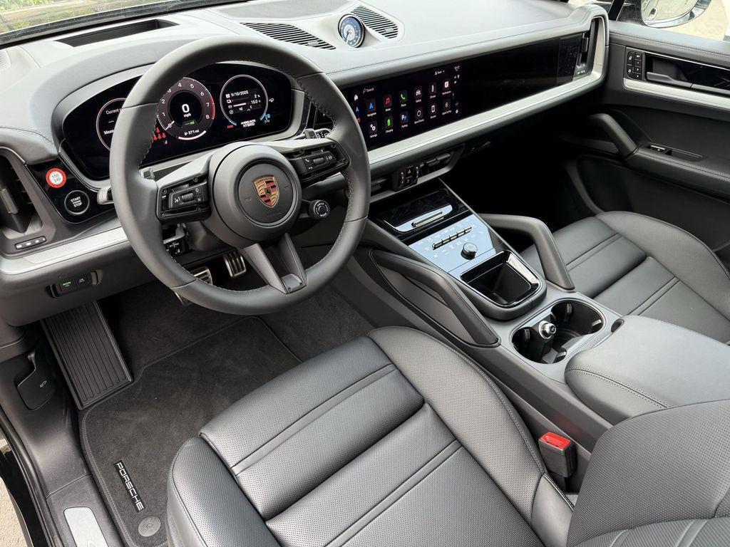 new 2025 Porsche Cayenne car