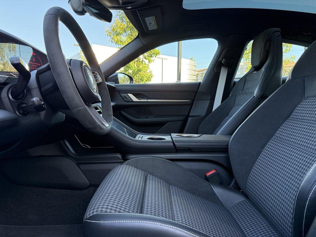 new 2025 Porsche Taycan car