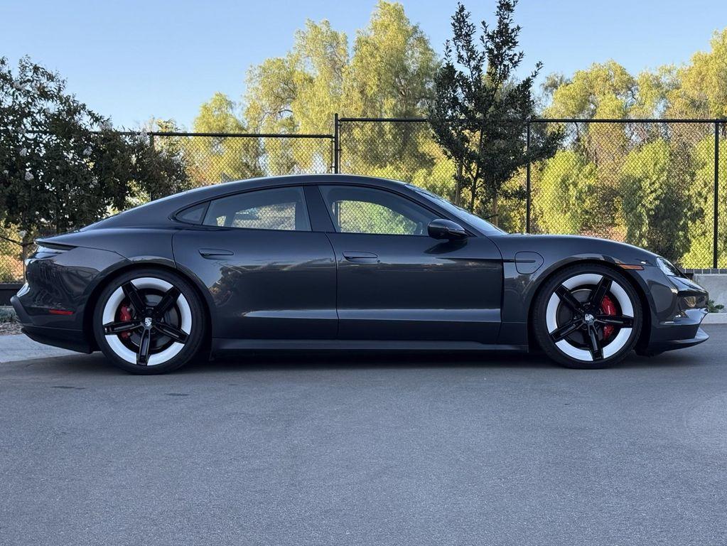 new 2025 Porsche Taycan car