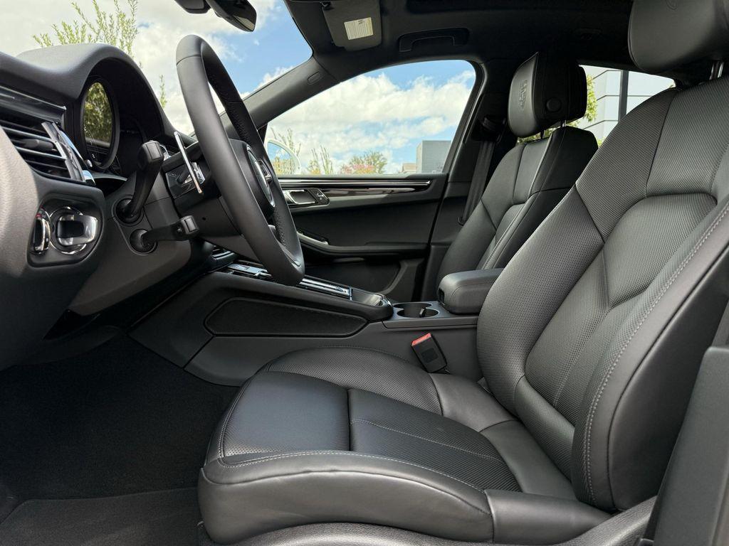 new 2025 Porsche Macan car