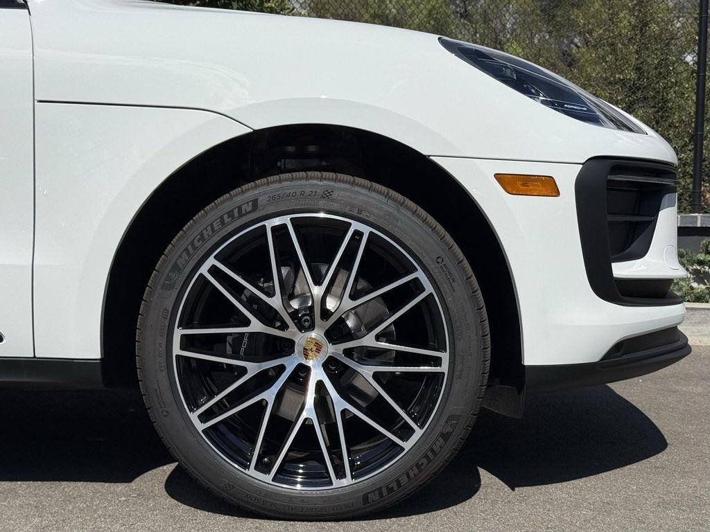 new 2025 Porsche Macan car