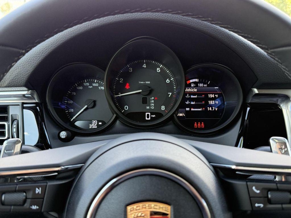 new 2025 Porsche Macan car