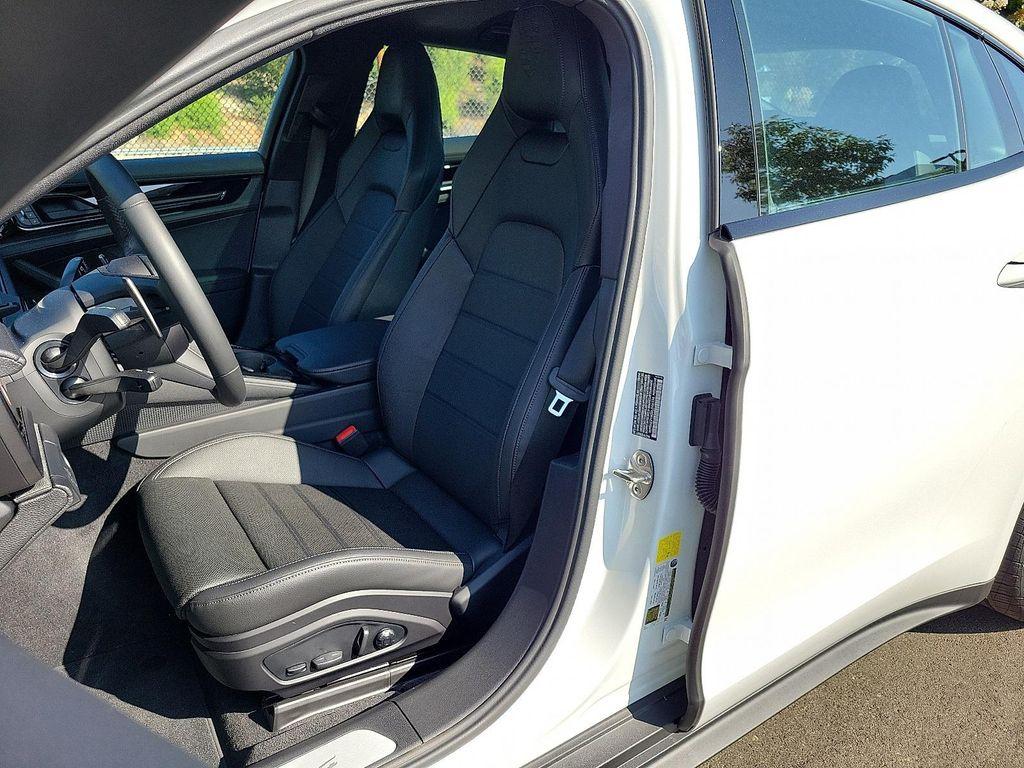 new 2025 Porsche Panamera car