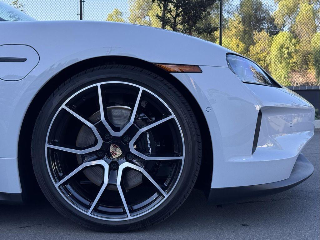 new 2025 Porsche Taycan car