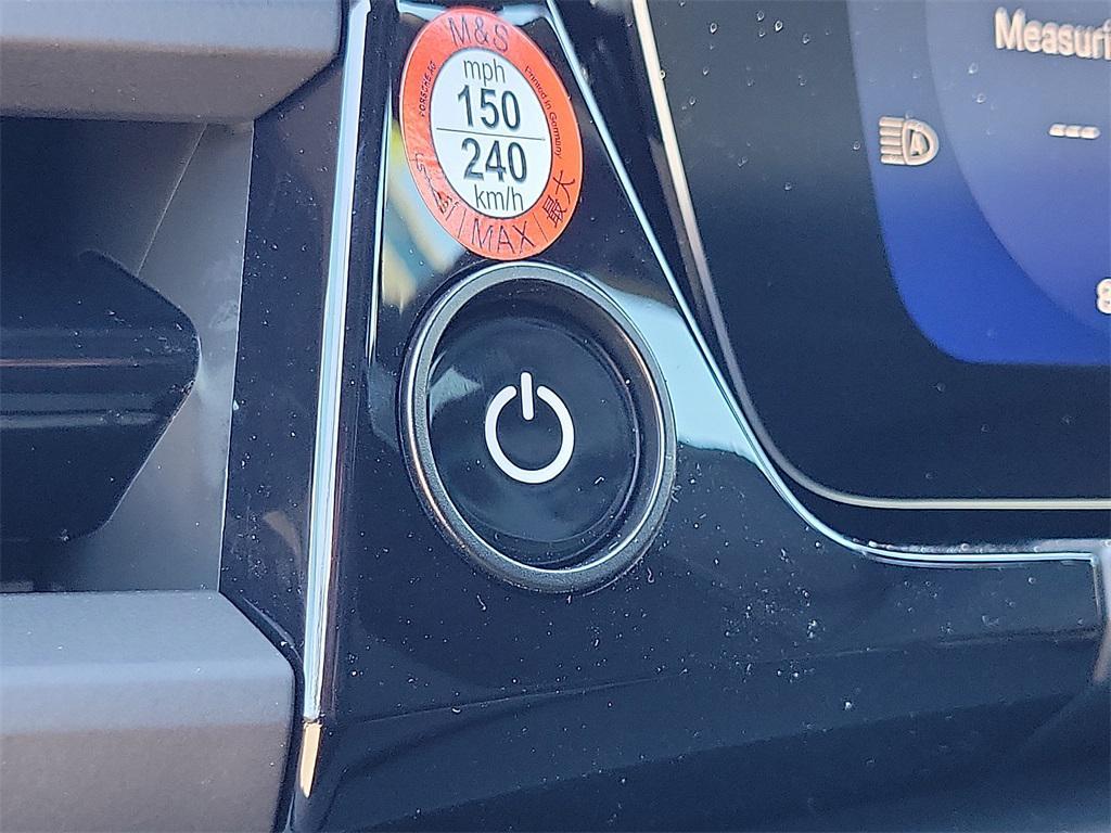 new 2025 Porsche Macan car