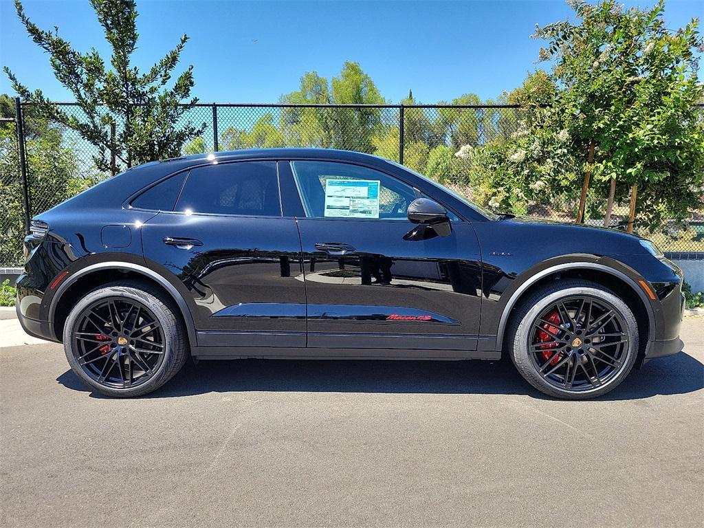 new 2025 Porsche Macan car
