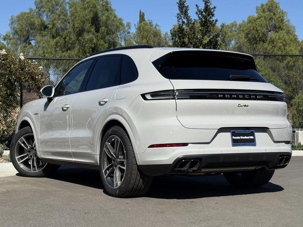 new 2025 Porsche Cayenne car