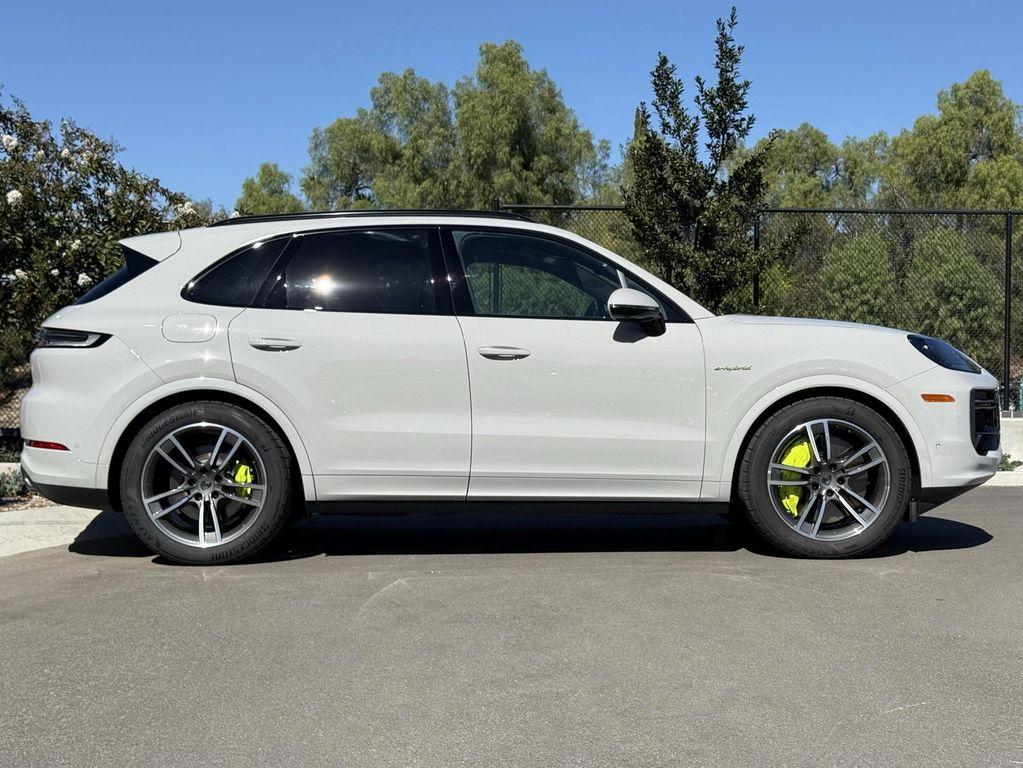 new 2025 Porsche Cayenne car
