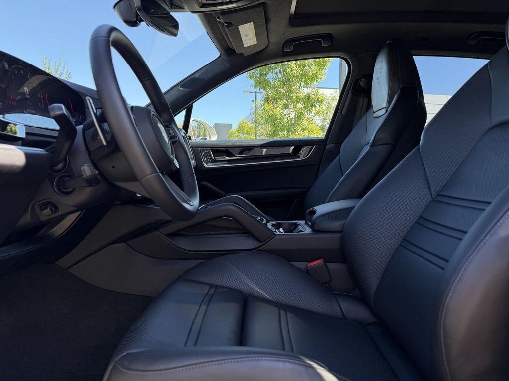 new 2025 Porsche Cayenne car
