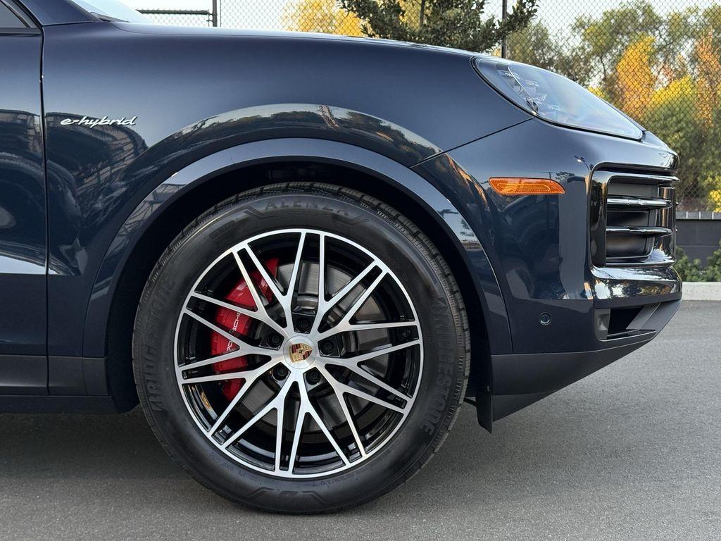 new 2025 Porsche Cayenne car
