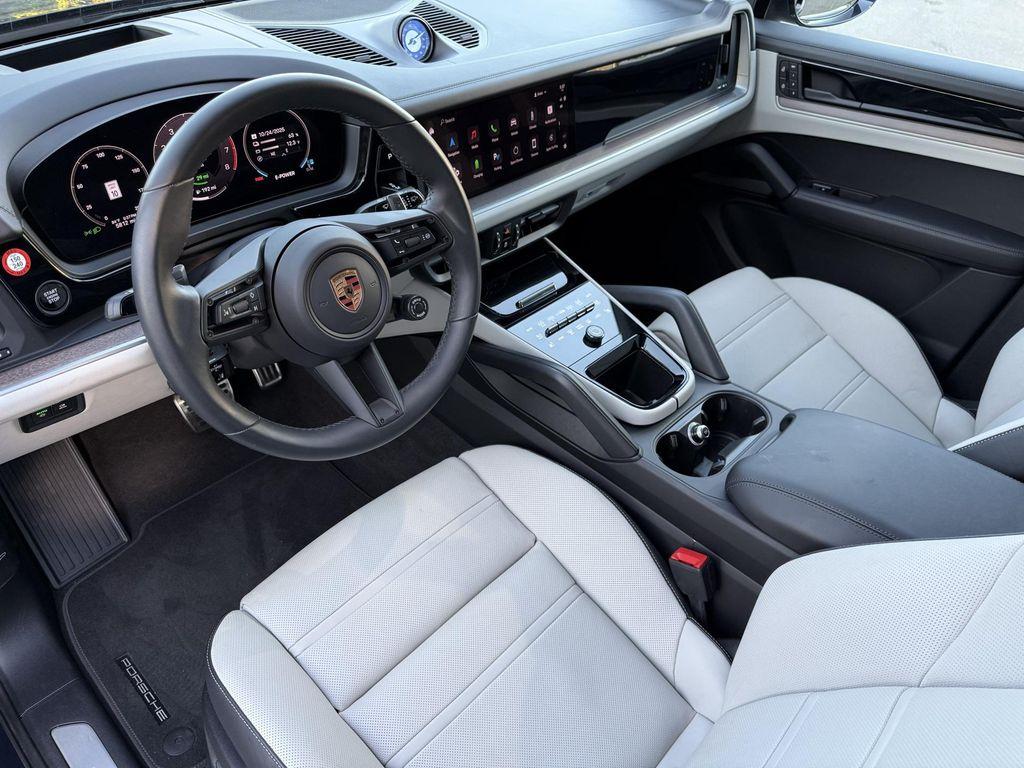 new 2025 Porsche Cayenne car