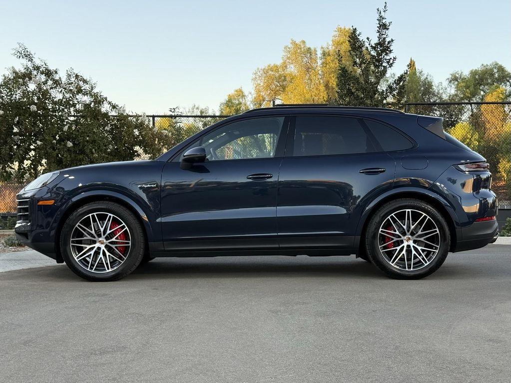 new 2025 Porsche Cayenne car