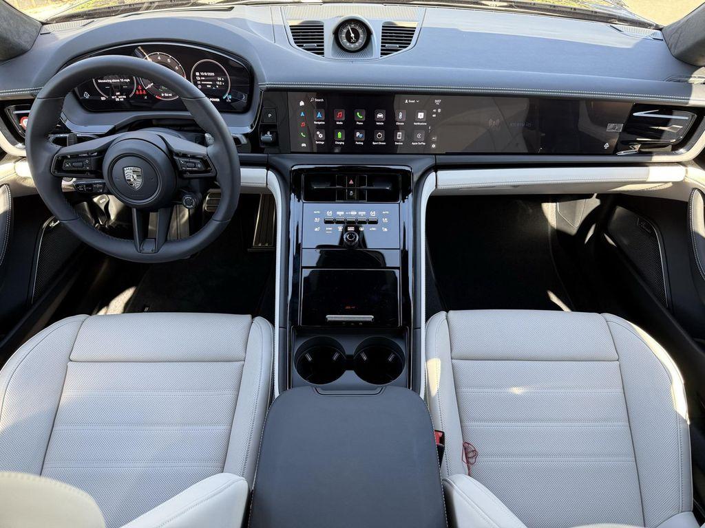 new 2025 Porsche Panamera car